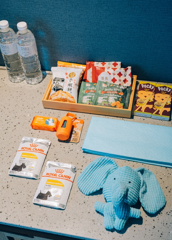 圖說3：寵物友善房型提供法國皇家主食濕糧，讓愛寵家庭在享星級住宿體驗的同時，也能享有兼具健康與營養的餐食。