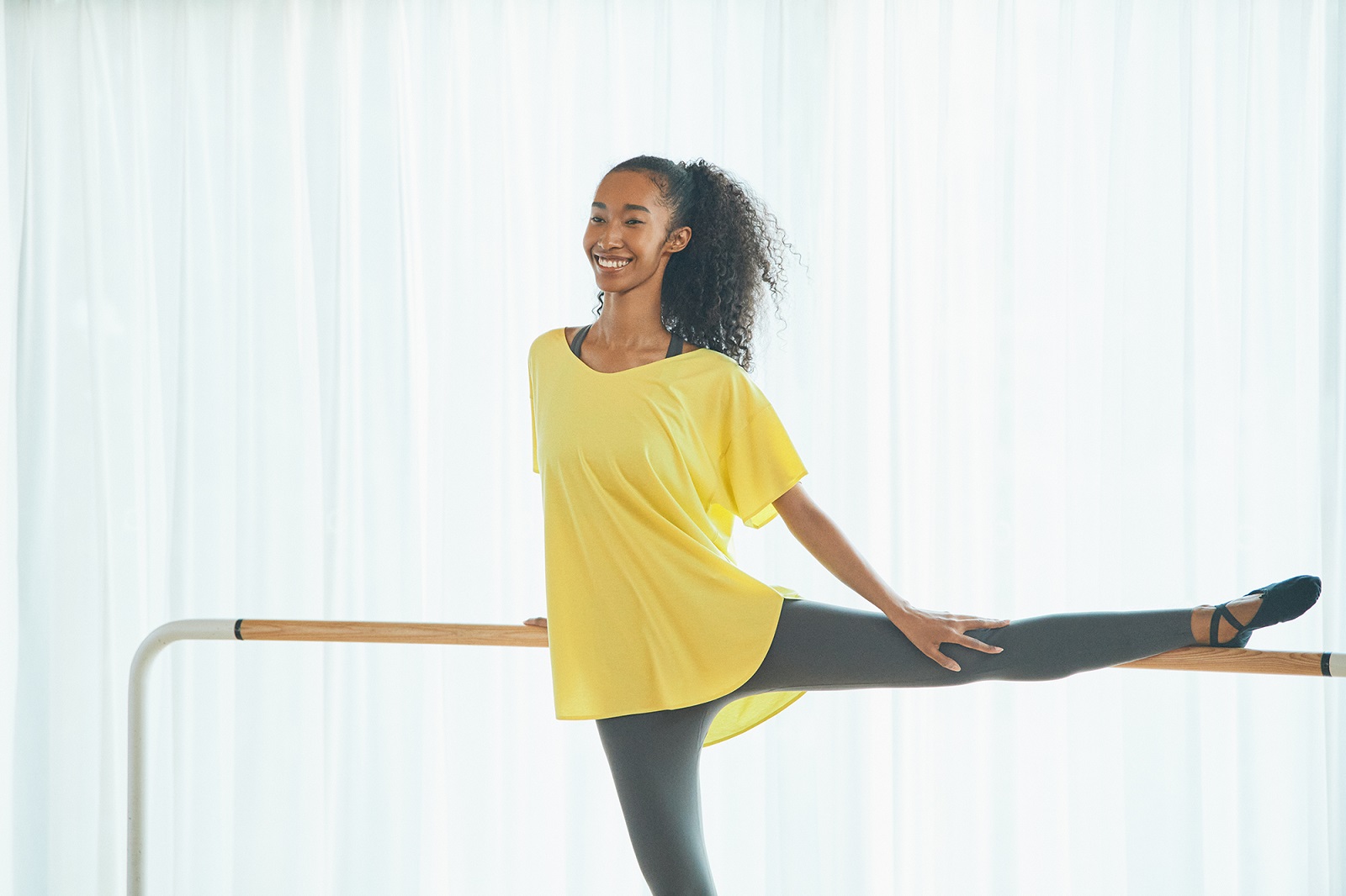 女裝 Airism抗uv柔軟緊身褲(upf50+) 情境圖 Nt$790