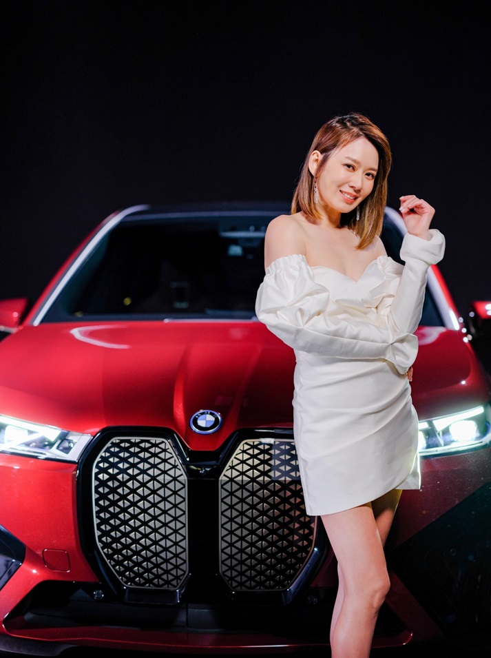 [新聞照片二] 此次bmw總代理汎德將攜手殷悅melody以bmw Ix豪華純電旗艦休旅展現無比的自信光芒，開啟屬於自己的閃耀篇章