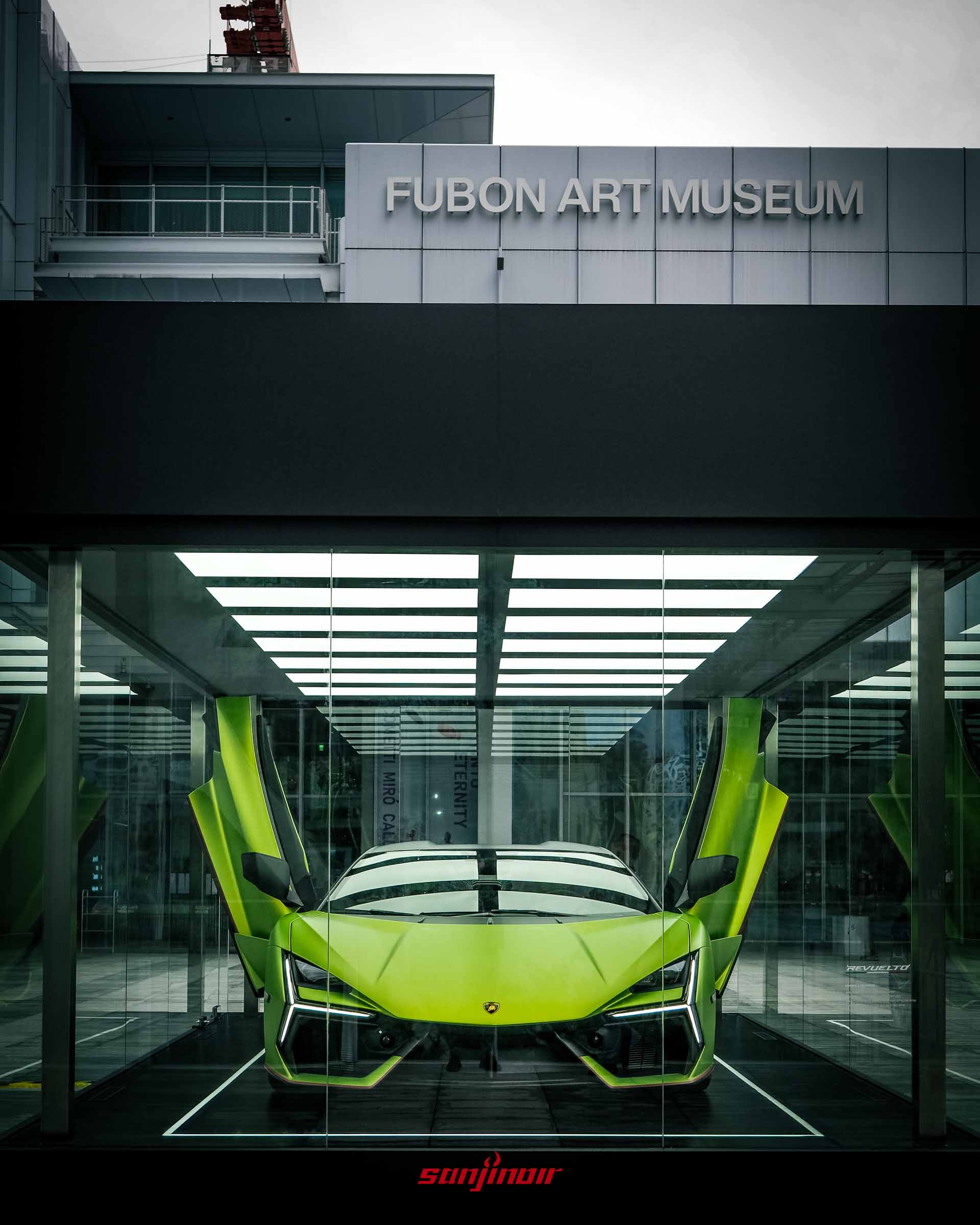 蠻牛犇擎盛典富邦美術館現場展示 Temerario 與 Revuelto