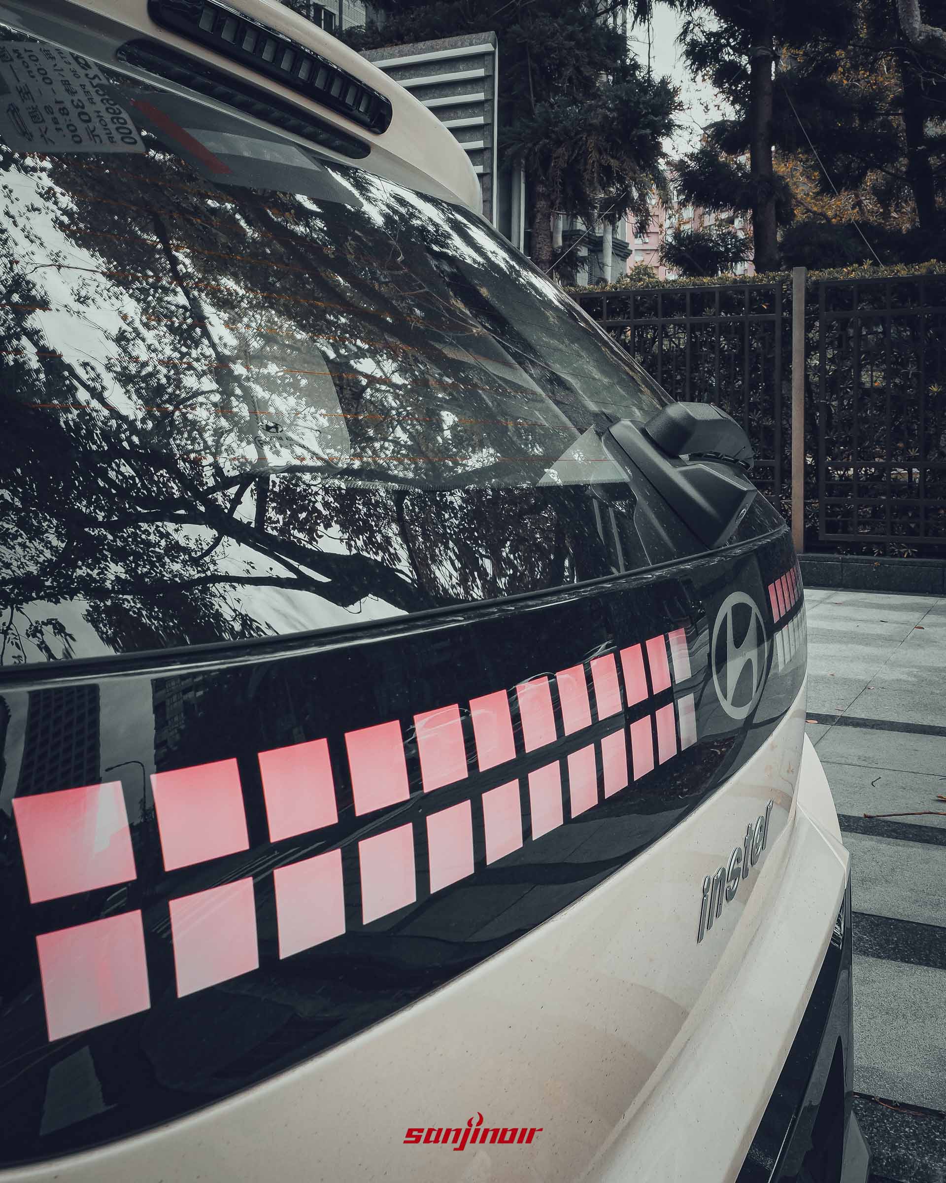 Hyundai Inster 車尾Pixel像素尾燈細節特寫。