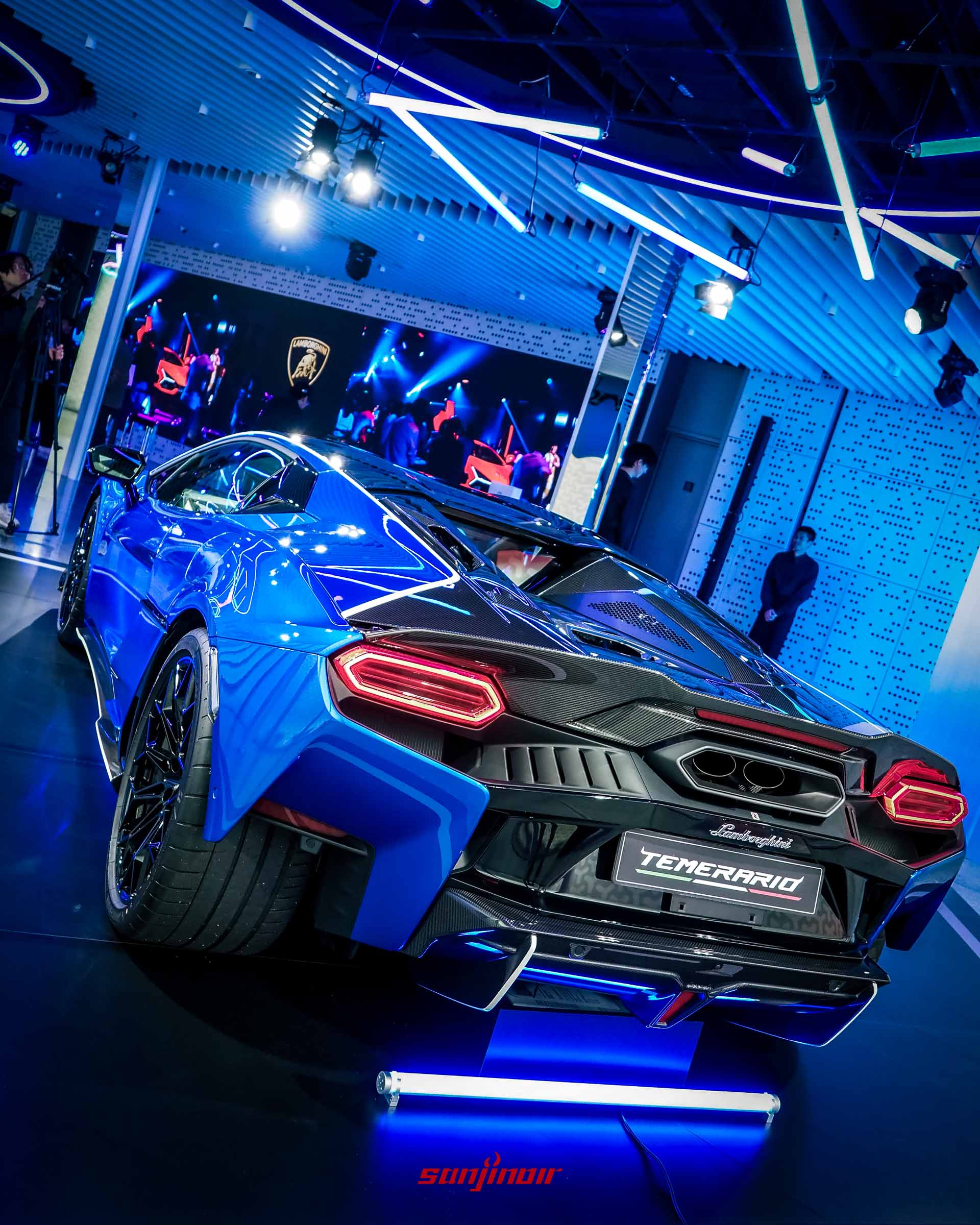 蠻牛犇擎盛典富邦美術館現場展示 Temerario 與 Revuelto