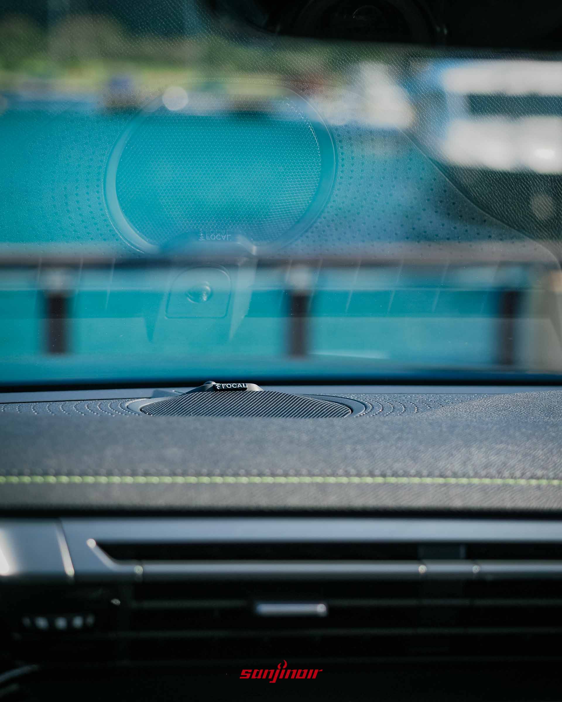 2026 PEUGEOT 408 GT Rapide內裝配備之法國FOCAL頂級音響系統高音喇叭特寫。