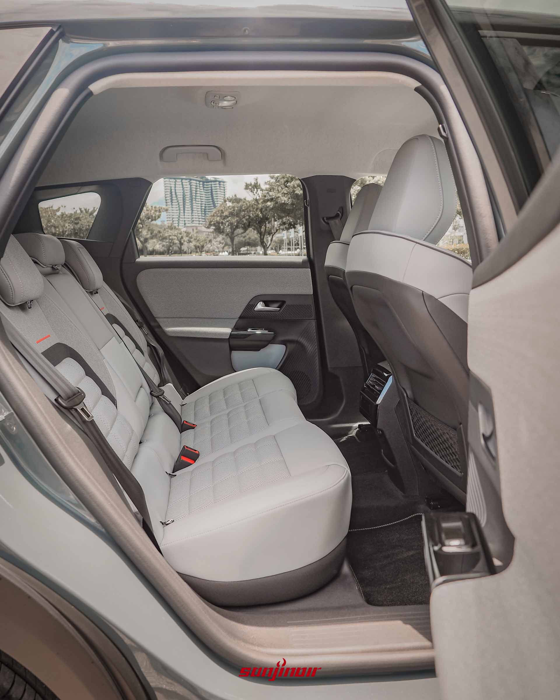2026 CITROËN C5 Aircross後排三張半獨立座椅。