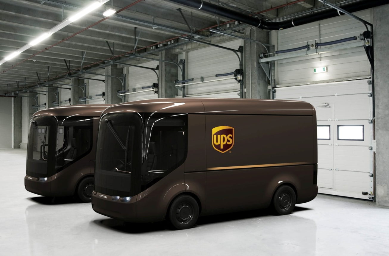 UPS SanjiNoir pin-on-gothic
