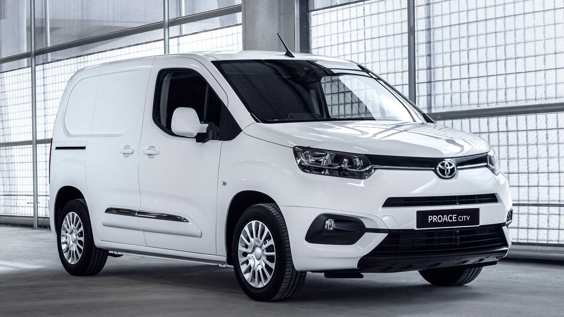 Toyota在歐洲發表小型商用車Proace City