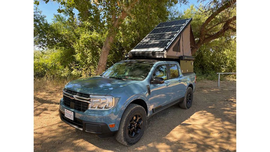 體積小的 Ford Maverick 也可以做為露營車出遊