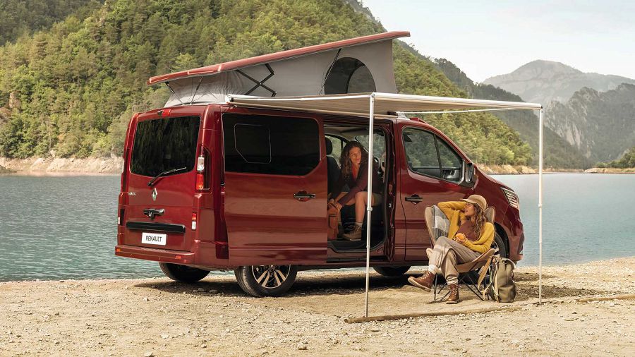 Renault 的 Trafic SpaceNomad 露營車屋現在也有太陽能充電板啦