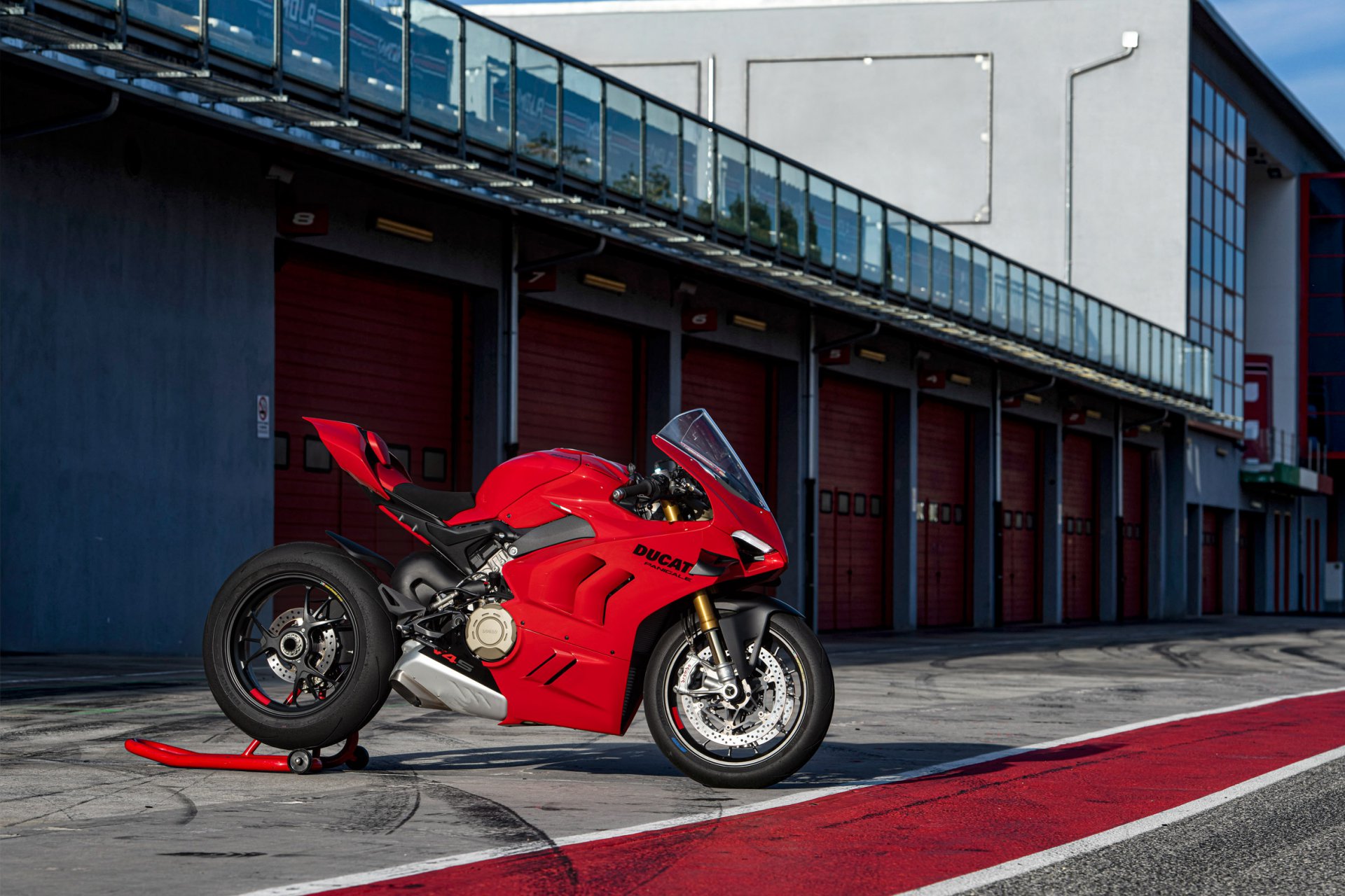 2023 Ducati Panigale V4 & Streetfighter V4抵台！想當大A哥就差這一輛！