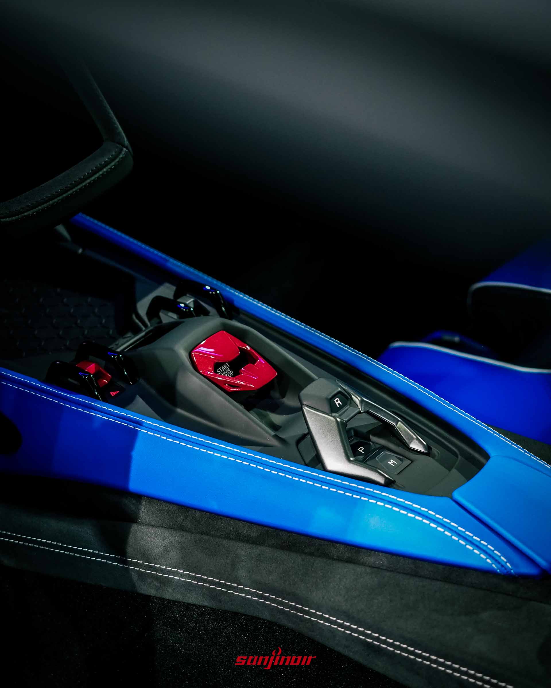 蠻牛犇擎盛典富邦美術館現場展示 Temerario 與 Revuelto