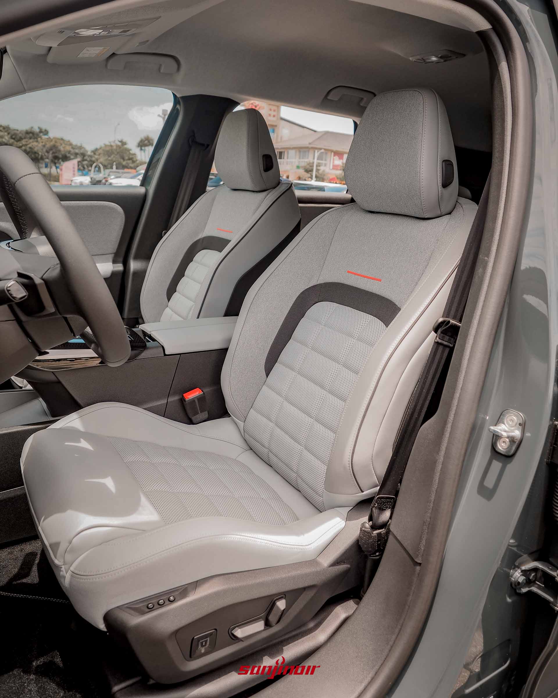2026 CITROËN C5 Aircross駕駛座與副駕駛座座椅。