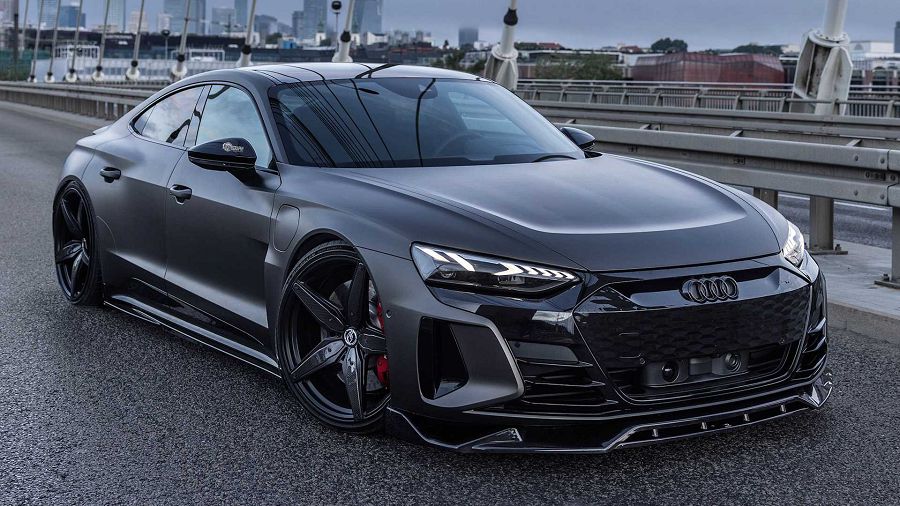 有了車體套件和包膜　Audi RS E-Tron GT真是殺到不行