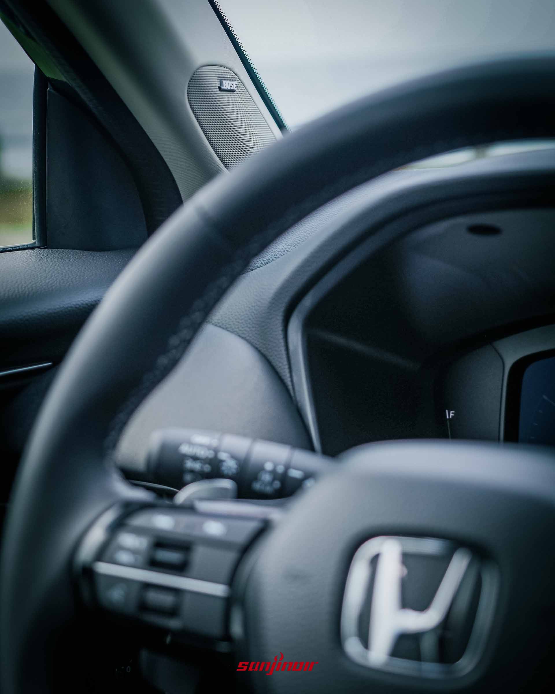 2026 HONDA ZR-V e:HEV位於A柱上的BOSE音響高音揚聲器。