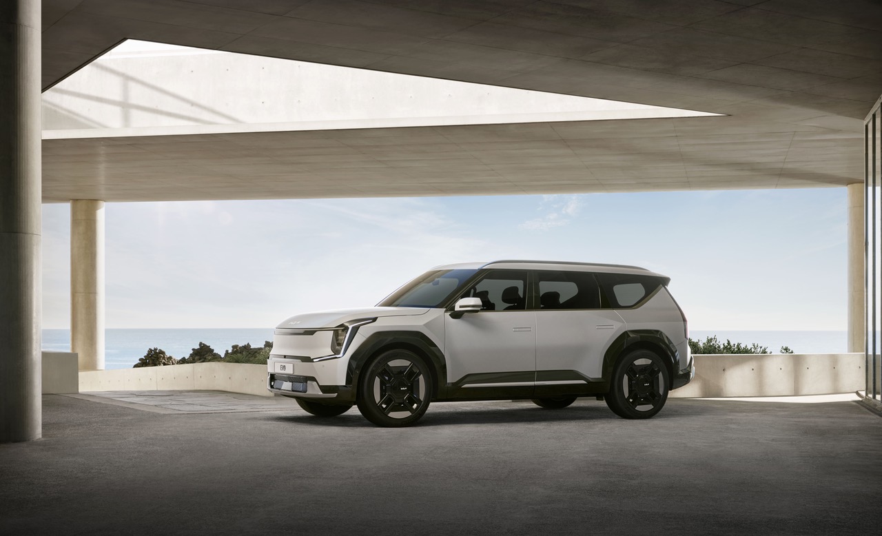 3.the Kia Ev9 2023 Good Design Awa Rd交通類殊榮，並首次加入2024 公開賽官方賽事車隊。