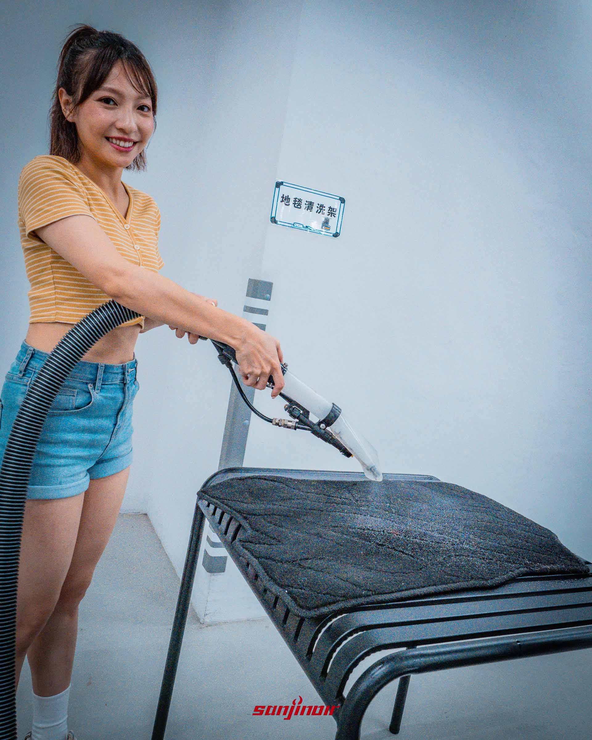 噴吸式地毯清潔示範