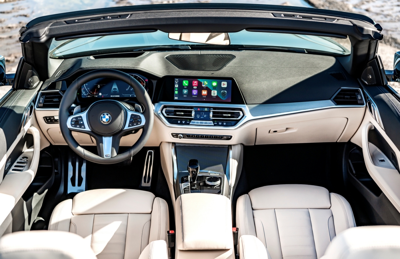 [ ] 4 Con Vertible敞篷跑車配備全 Bmw ( 12 .3吋虛擬數位儀錶與10.25吋中控觸控螢幕)，結合道路虛擬實境顯示功能、車況抬頭顯示器與bmw Personal Cop Ilot智慧駕駛輔助科技