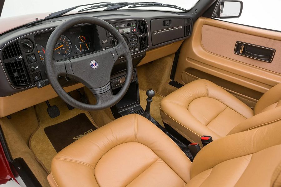 里程不足400公里 1987 Saab 900 Turbo Convertible超過400萬台幣價格拍出