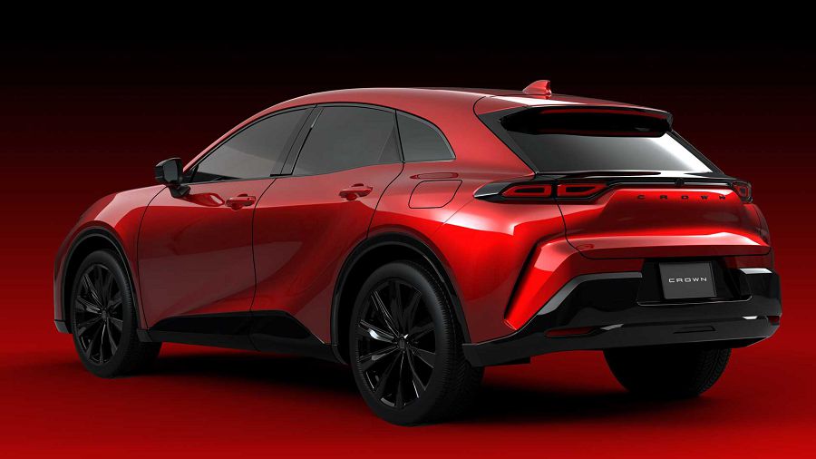 Toyota Crown首次走向國際市場！四款車型一次到齊