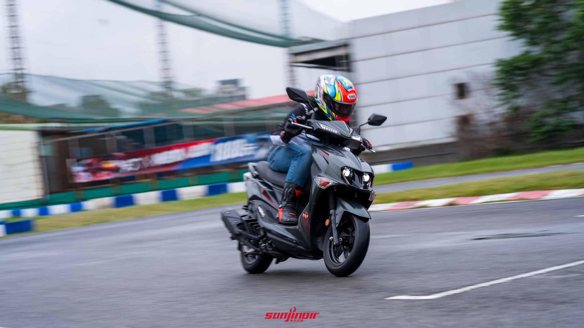 SYM JET SL + 噴射機之王賽道試駕：強悍運動性搭配大動力引擎，夢幻鋼砲終將問世！ | SanjiNoir 黑侍樂讀