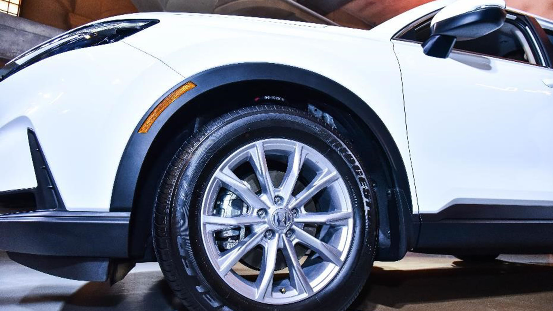 Dueler Hl33在高速公路市區道路的優異乾、濕地抓地力及煞停能力，給予駕駛者強烈駕駛信心與信賴感 日本普利司通提供