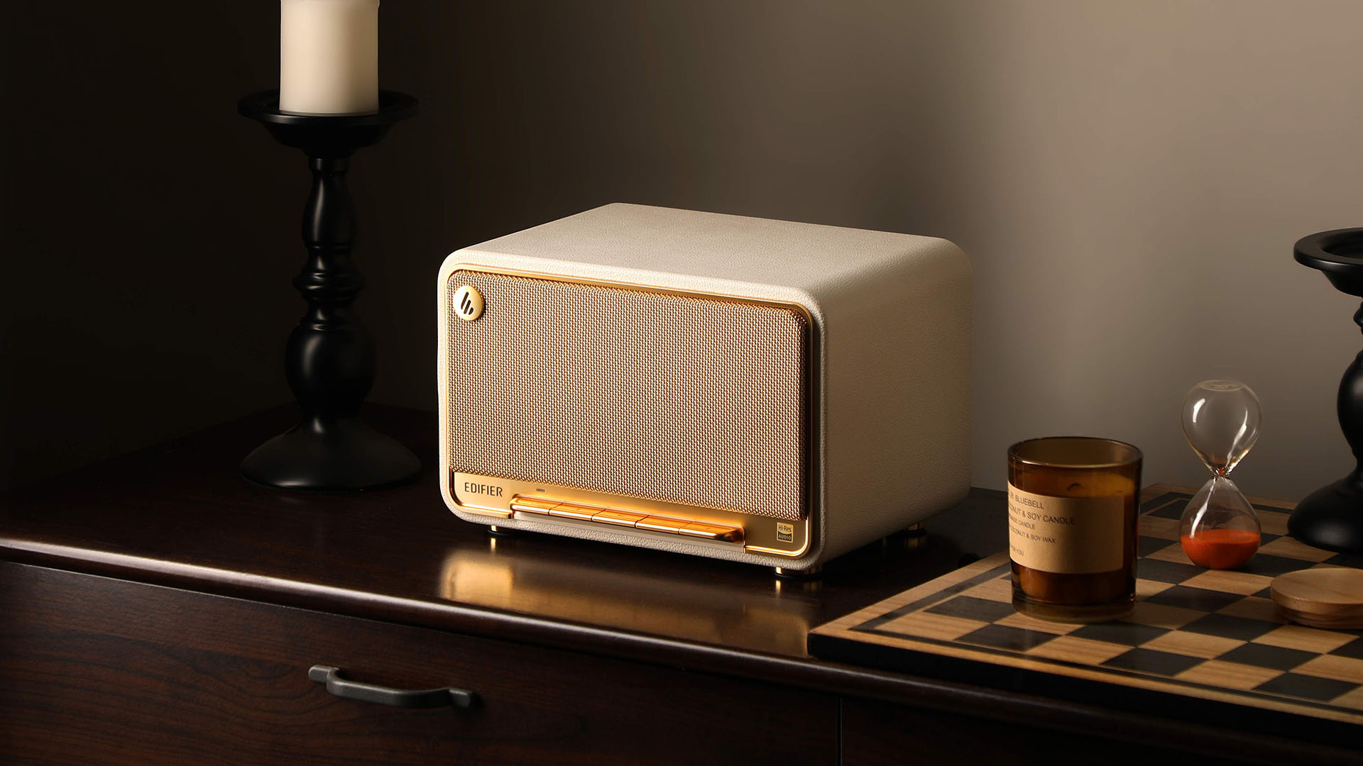 EDIFIER D32 藍牙串流喇叭在台上市！外型簡約古典，採用 2.1 聲學系統、支援 AirPlay 2