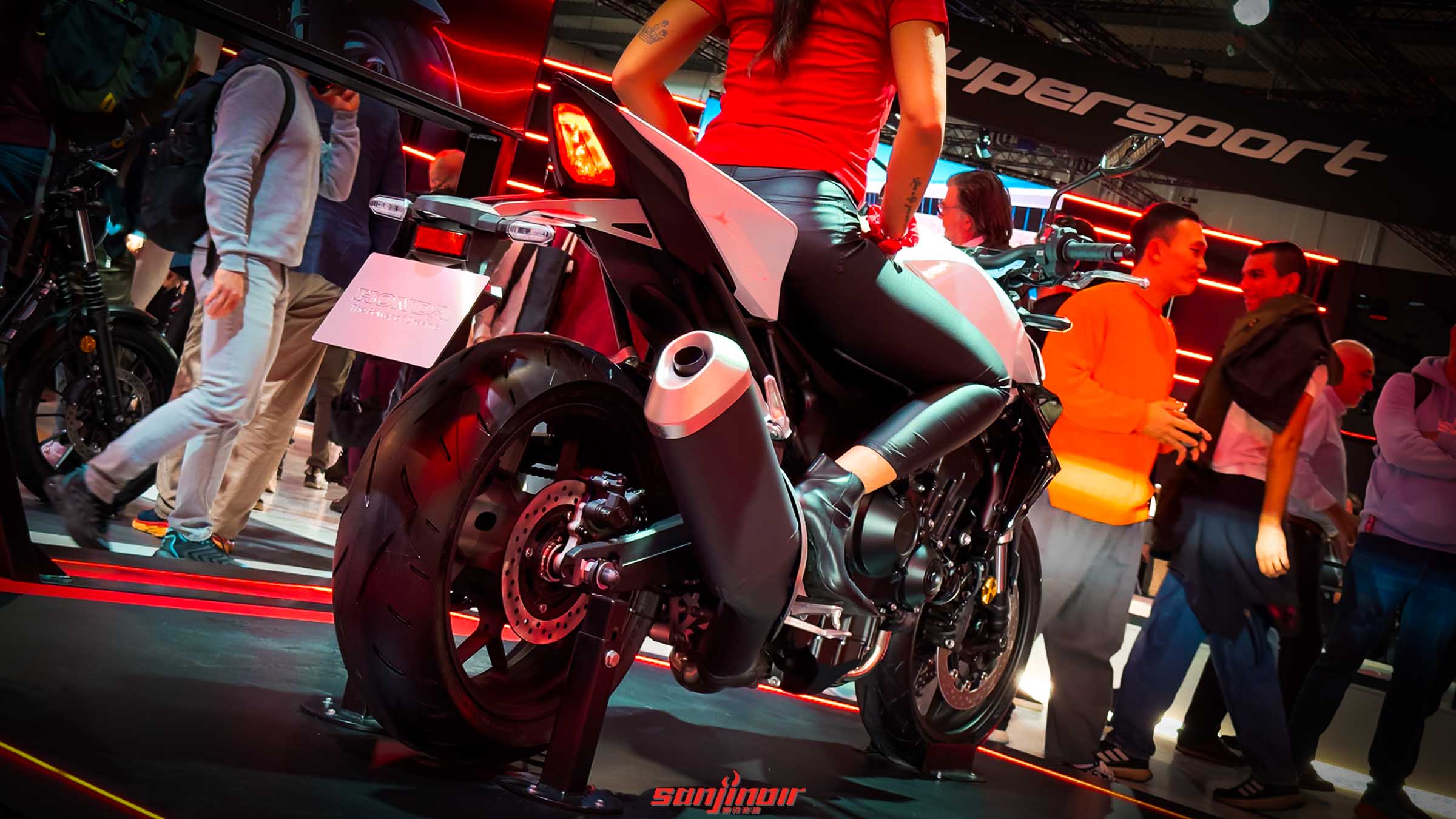2023米蘭車展現場：進擊的本田？Honda首發CB1000 Hornet、CB650R E-Clutch等新車款上陣！
