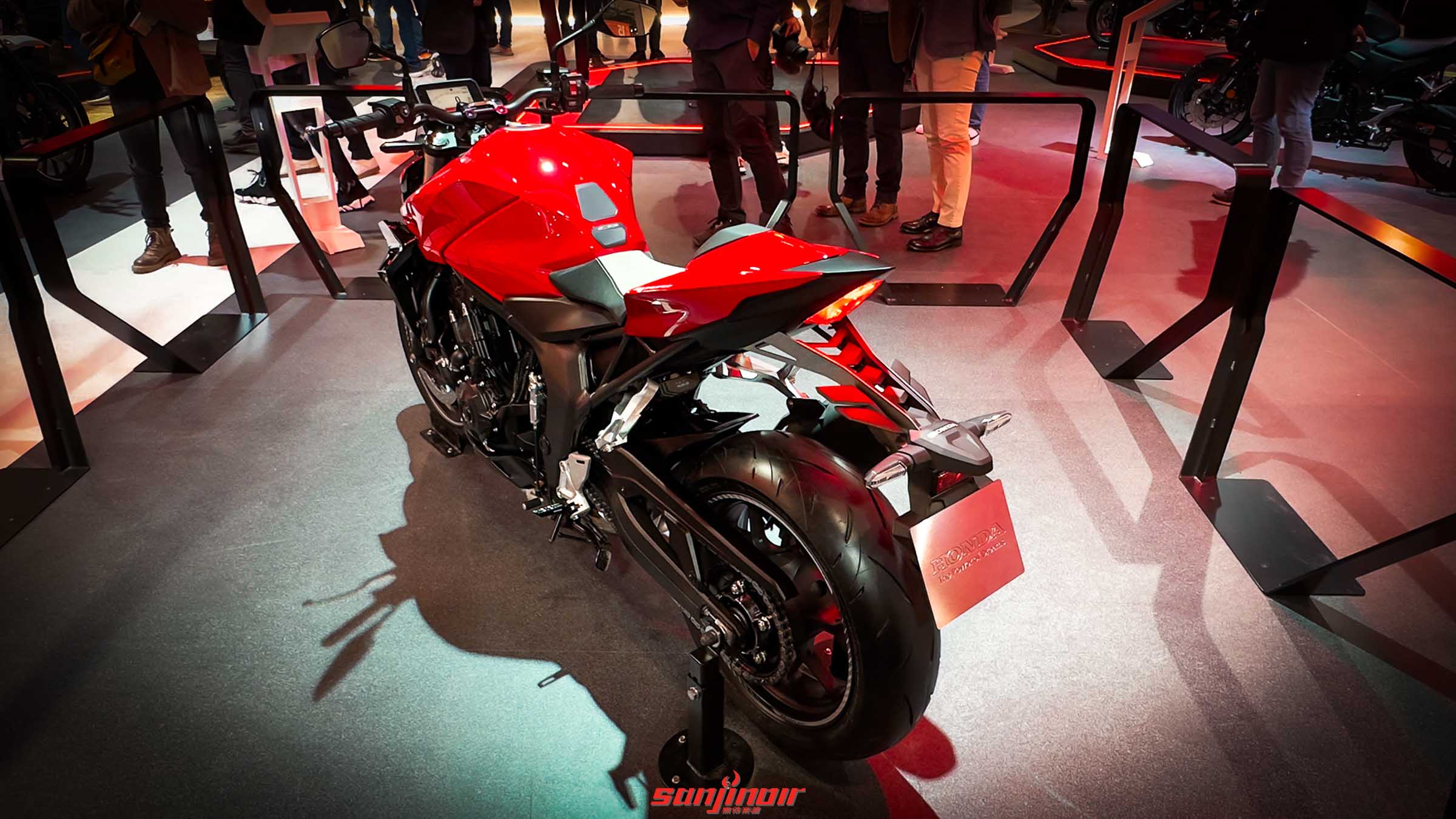 2023米蘭車展現場：進擊的本田？Honda首發CB1000 Hornet、CB650R E-Clutch等新車款上陣！