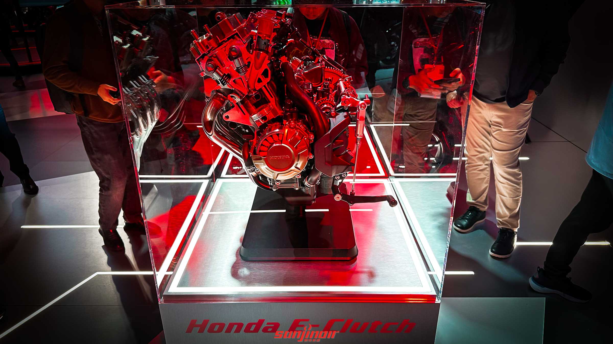 2023米蘭車展現場：進擊的本田？Honda首發CB1000 Hornet、CB650R E-Clutch等新車款上陣！