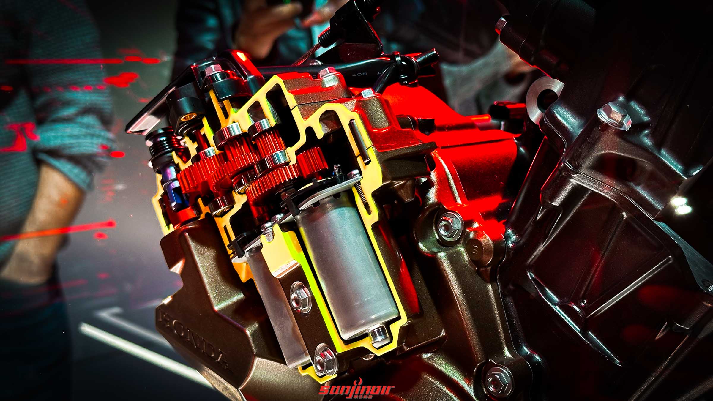 2023米蘭車展現場：進擊的本田？Honda首發CB1000 Hornet、CB650R E-Clutch等新車款上陣！