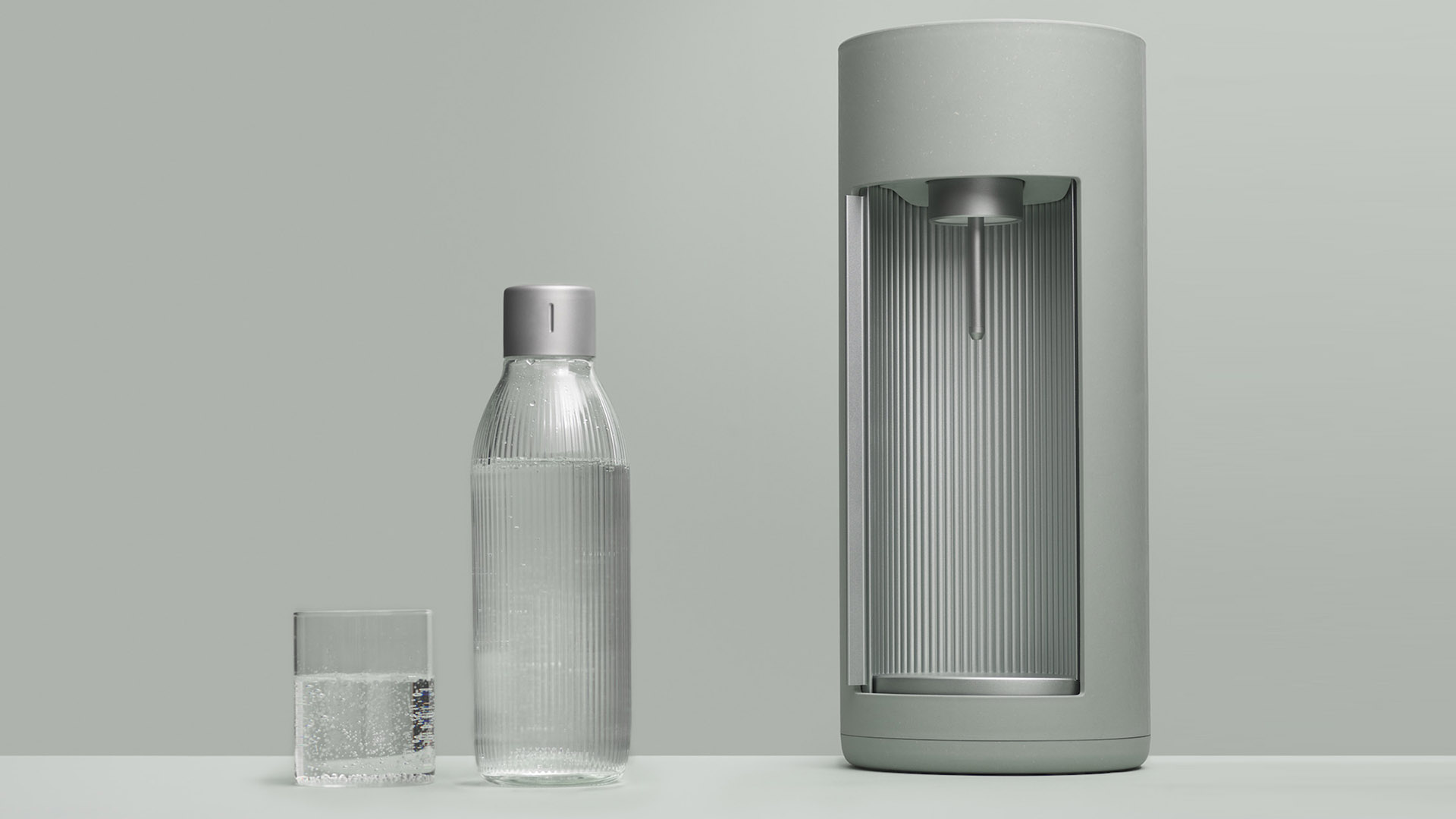 Glassy旗艦氣泡水機自即日起於丞洋官網正式發售,共有絲楠金與雲杉綠兩款色系供消費者選擇,售價nt9,990。(圖片由mysoda提供)