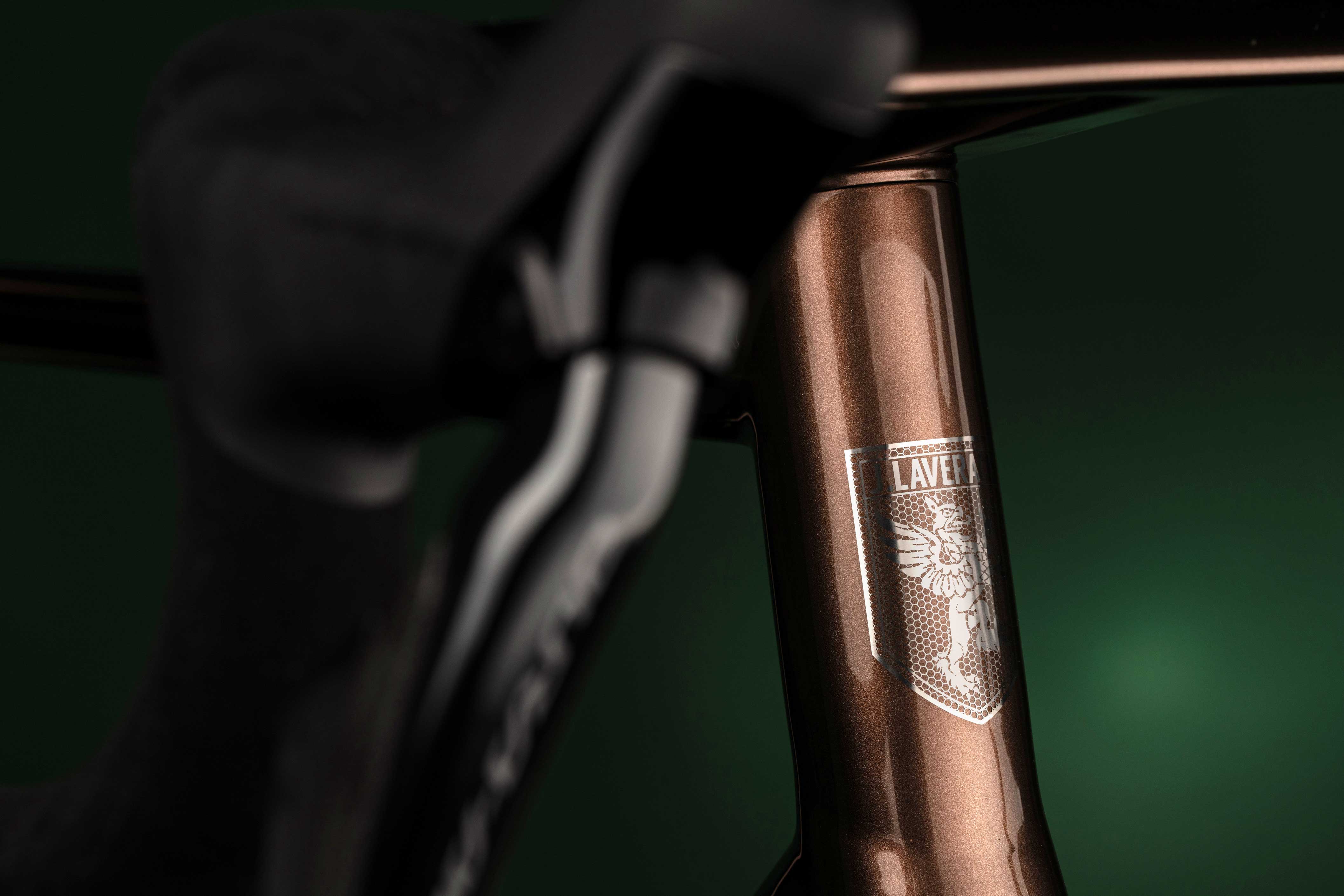 J.laverack Aston Martin .1r 06