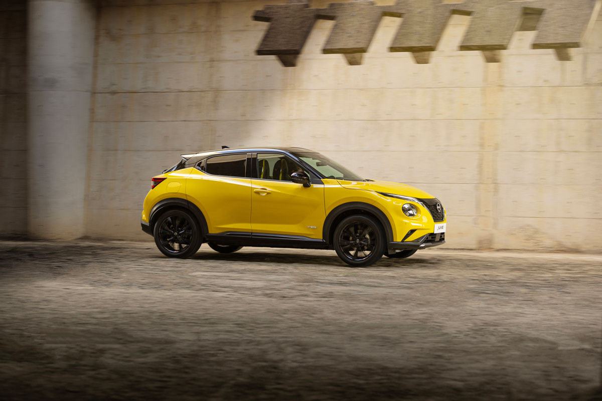 Juke Mc 2024 Exterior Iconic Yellow Body Color N Sport Dynamic Profile View 1200x800