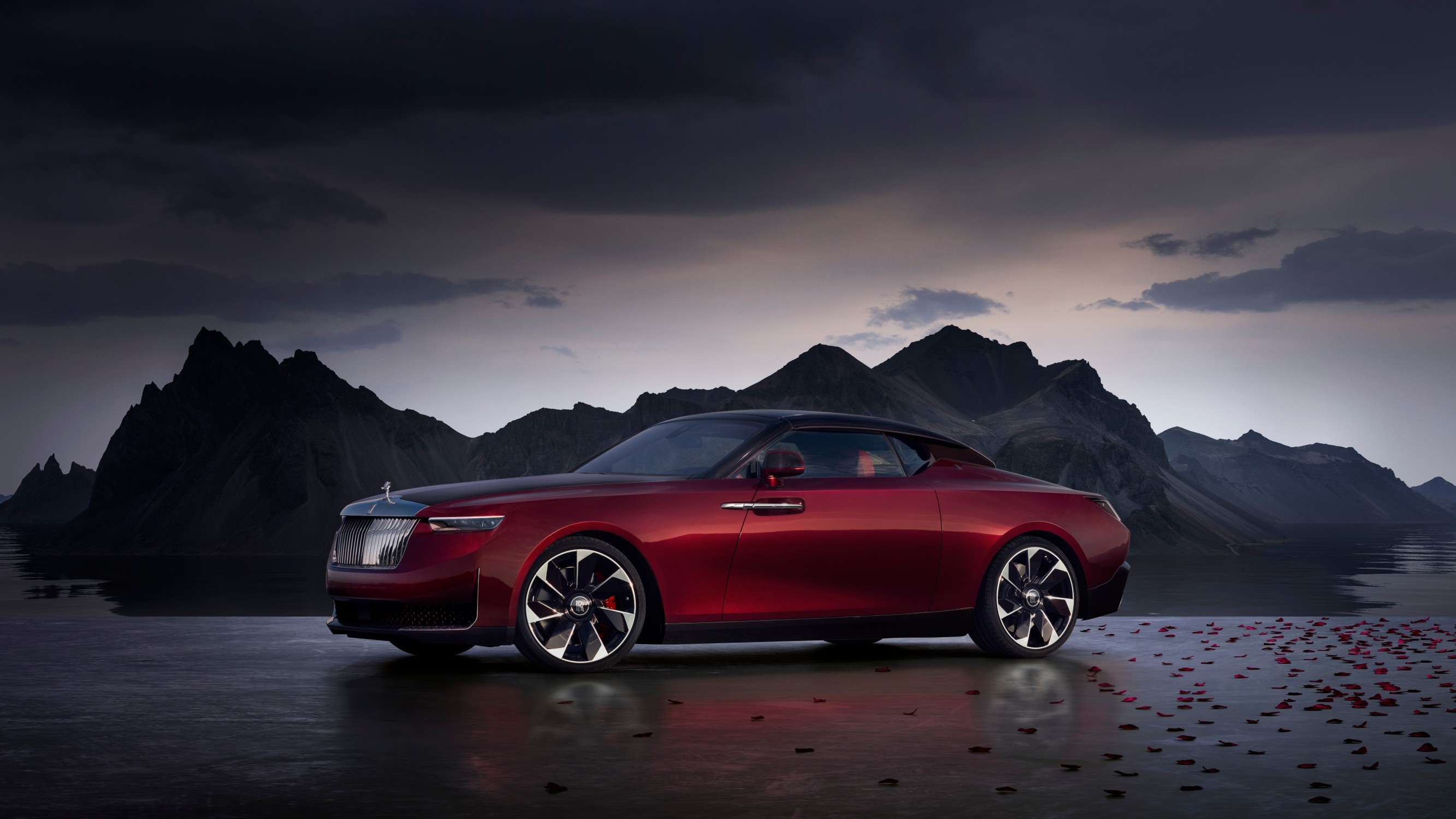 P90519237 Lowres Rolls Royce La Rose