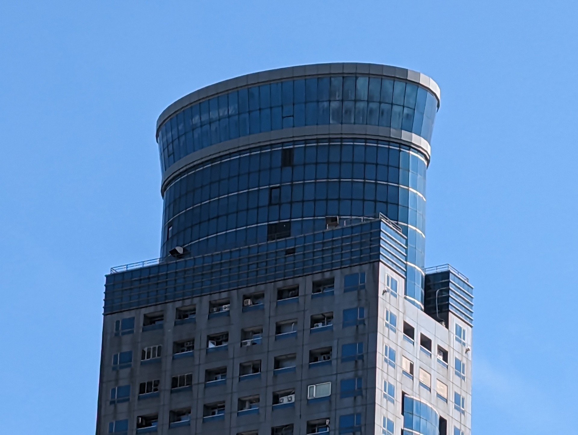 Pxl 20221112 024829835