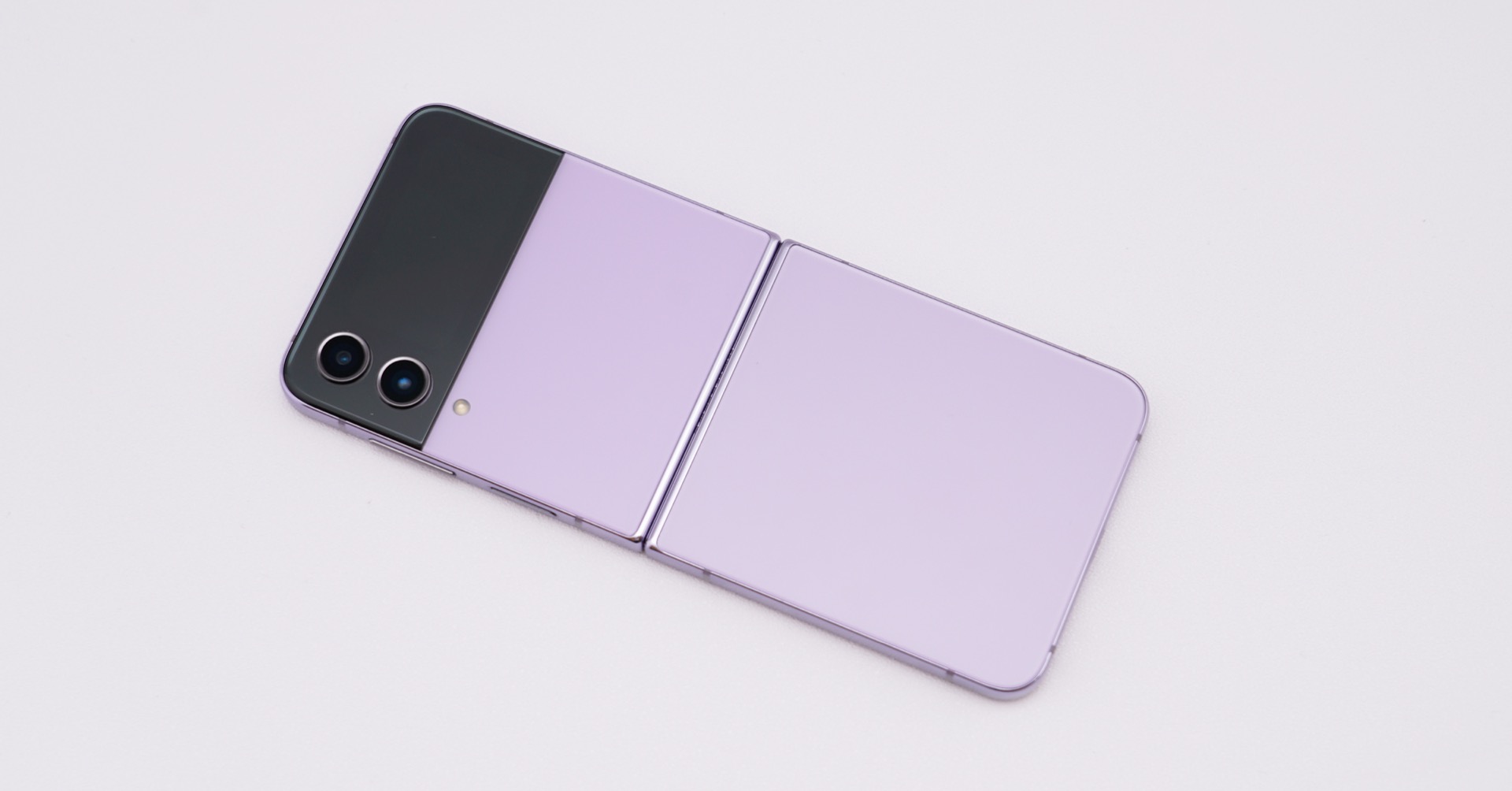 Samsung Galaxy Z Flip4 6