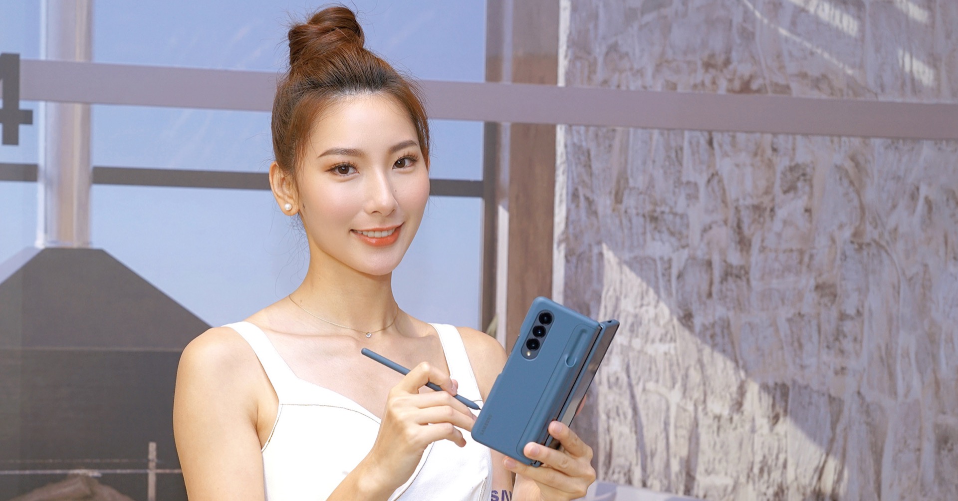 Samsung Galaxy Z Fold4 1