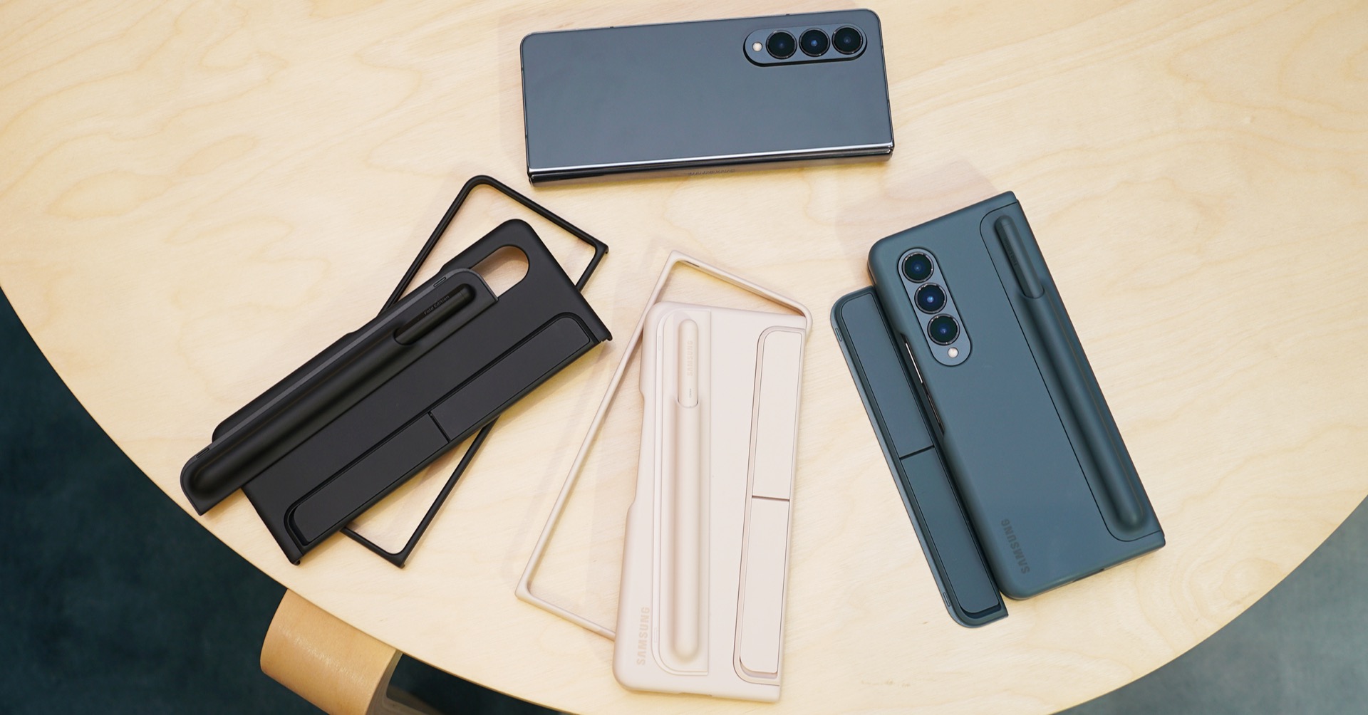 Samsung Galaxy Z Fold4 13