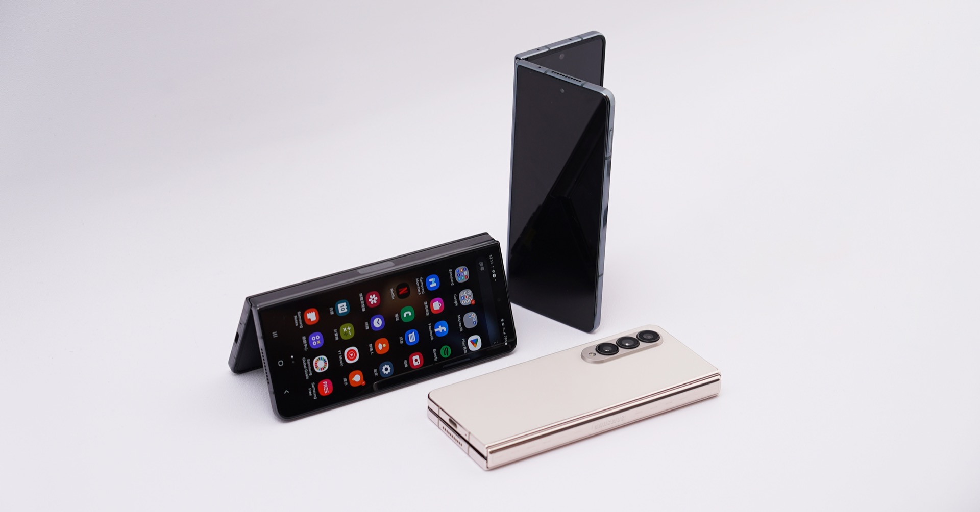 Samsung Galaxy Z Fold4 2