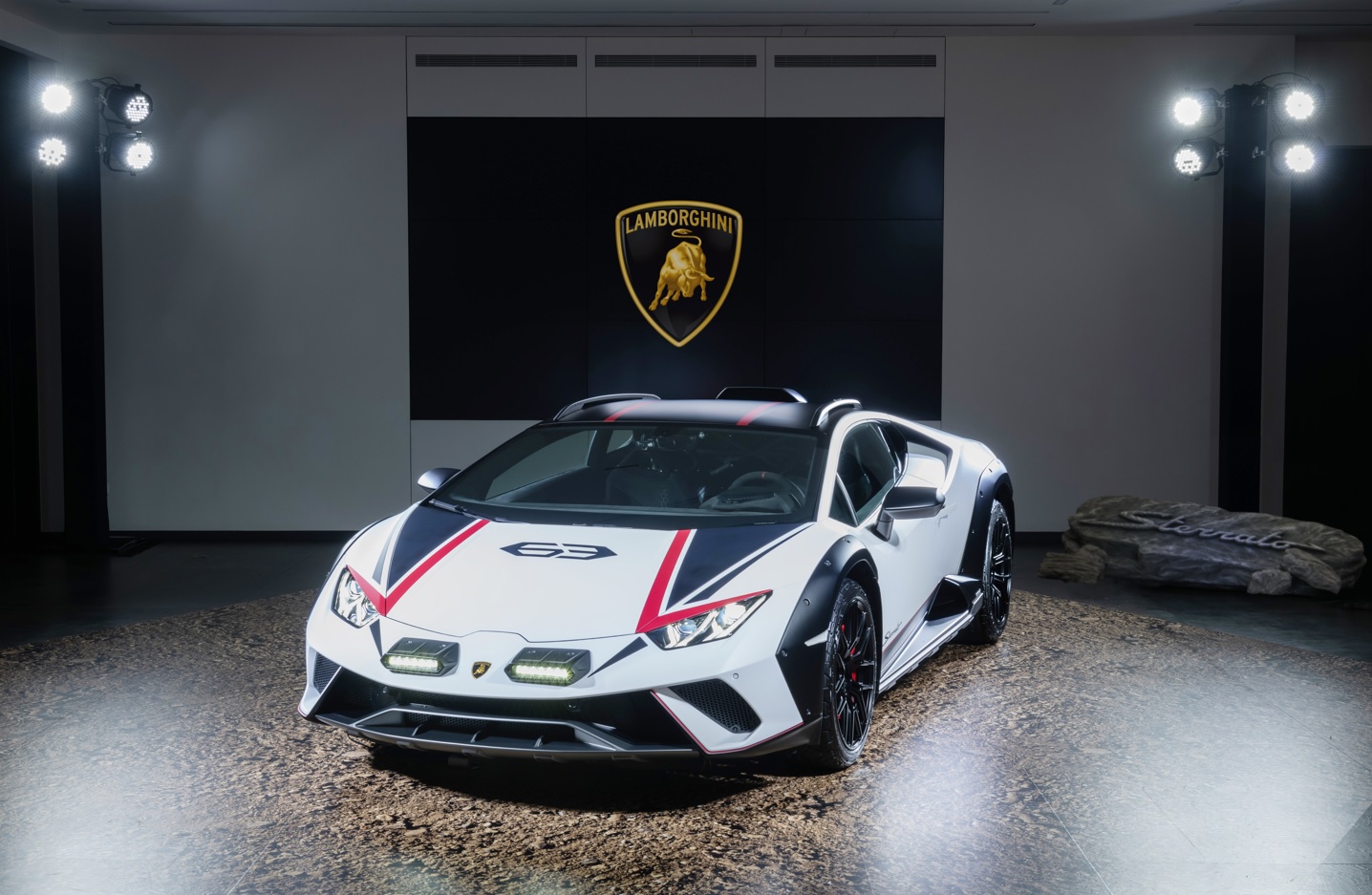 全新lamborghini Huracán Sterrato 抵臺亮相 (1)
