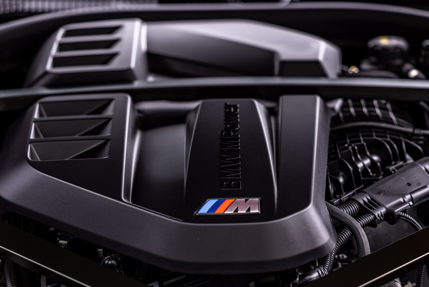[新聞照片四]全新bmw M3 Competition Touring搭載經典的m Twinpower Turbo直列六缸汽油引擎，最大可達510匹馬力， 650牛頓米扭力。0 100kmh加速僅需3.6秒。