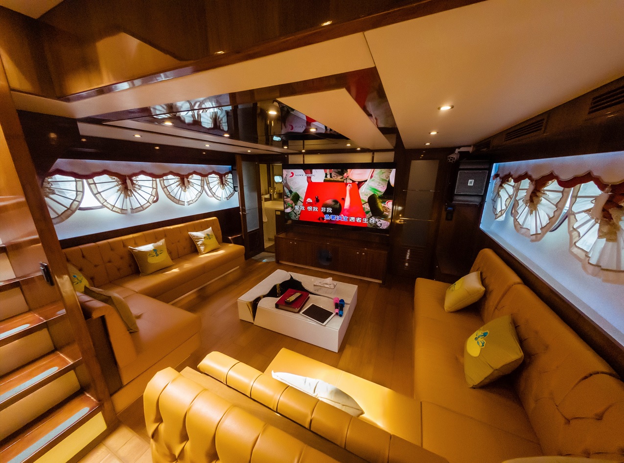 全台最大豪華遊艇，獨享尊榮娛樂體驗
